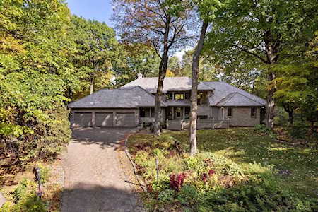 4625 Saint James Gate Deephaven, MN 55331