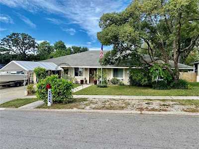 1107 E Lemon St Tarpon Springs, FL 34689