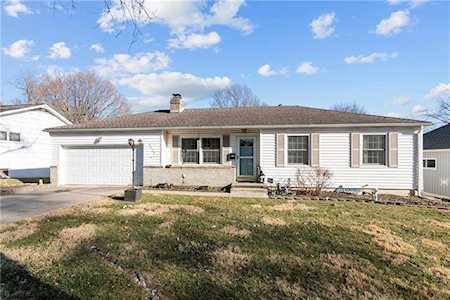 5217 N Flora Ave Kansas City, MO 64118