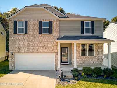 6816 Brittany Oak Dr Louisville, KY 40229