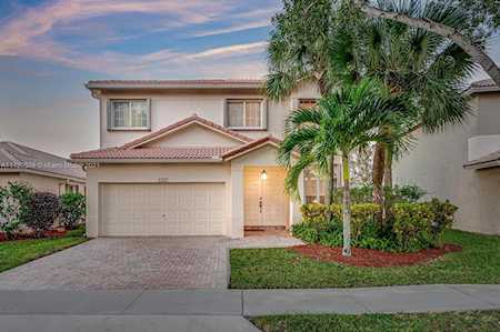 17077 NW 20th St Pembroke Pines, FL 33028