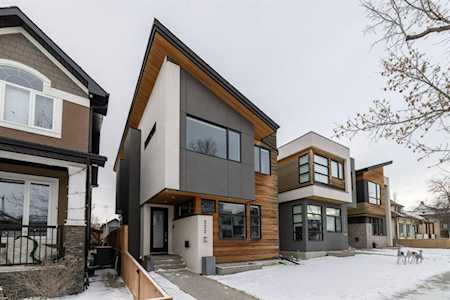 222 10 St NE Calgary, AB T2H 4M1