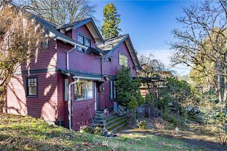 305 NW Washington St Winlock, WA 98596