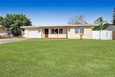 69 Lake Shore Dr Palm Harbor, FL 34684