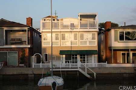 224 Grand Canal Newport Beach, CA 92662