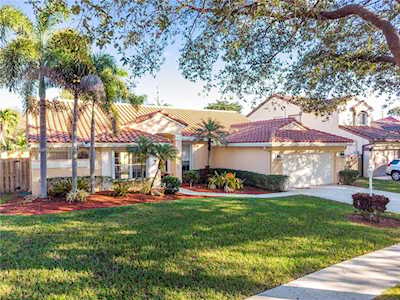 10769 Nashville Dr Cooper City, FL 33026