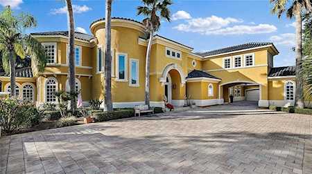 242 Rue Des Chateaux Tarpon Springs, FL 34688