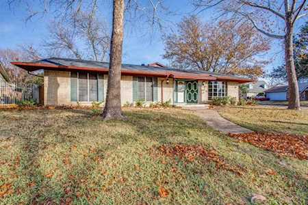 2700 Larkin Avenue Fort Worth, TX 76133