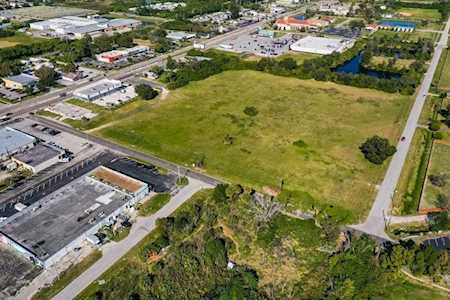 701 N Us Highway 41 Ruskin, FL 33570
