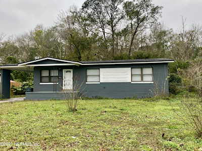 2166 Leon Rd Jacksonville, FL 32246