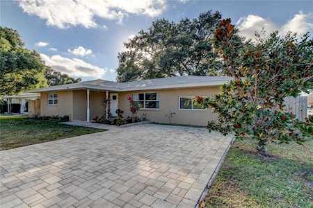 1660 San Helen Dr Dunedin, FL 34698