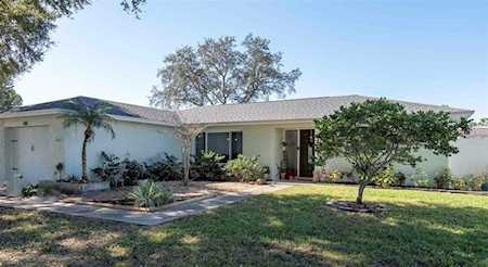 2537 Bramblewood Dr W Clearwater, FL 33763
