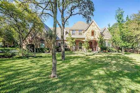 8400 Ashbriar Lane Fort Worth, TX 76126