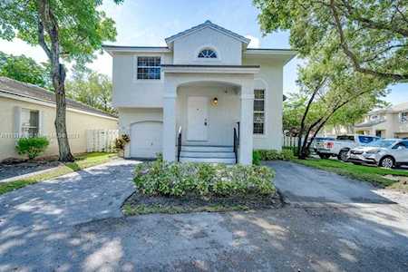 9949 NW 9th Ct Plantation, FL 33324