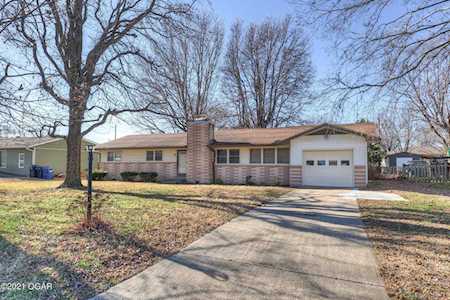 322 Drive Crestwood Webb City, MO 64870