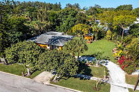 711 Russell St Longboat Key, FL 34228