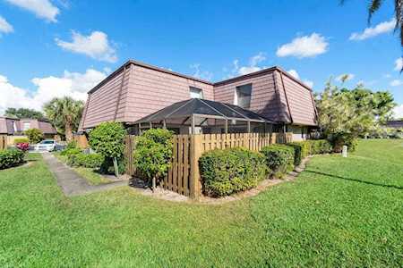 7689 W Courtyard Run Boca Raton, FL 33433