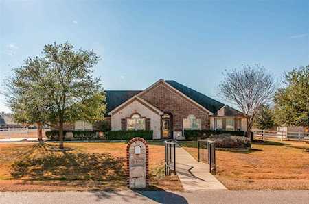 5100 CHASE LANDING Drive Burleson, TX 76028