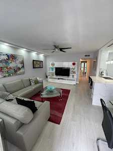 3039 Berkshire B #3039 Deerfield Beach, FL 33442