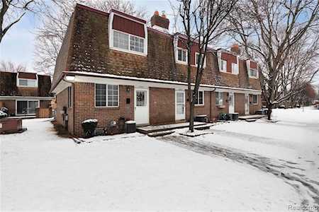 37041 Aragona Dr #19 Clinton Twp, MI 48036