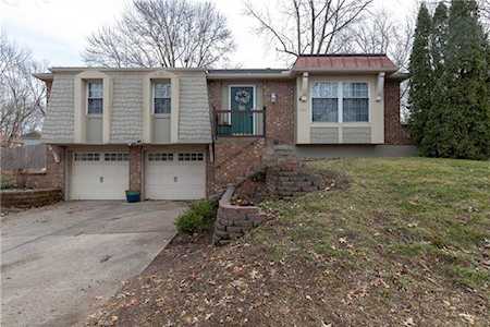1108 NW Canterbury Rd Blue Springs, MO 64015