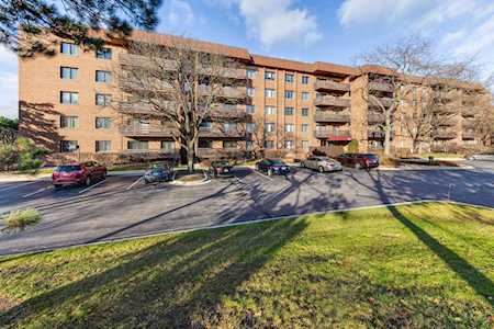 2020 Chestnut Ave #103 Glenview, IL 60025