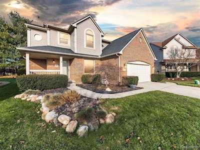 14504 Village Ct Plymouth Twp, MI 48170