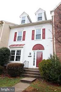 8092 Whitlers Creek Ct Springfield, VA 22152