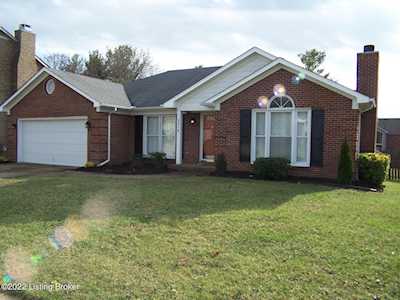 3914 Hurstbourne Woods Dr Louisville, KY 40299