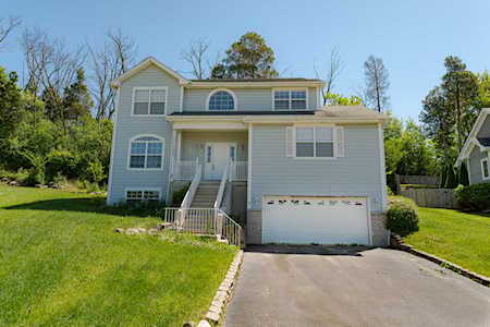 36 Burnette Dr Antioch, IL 60002