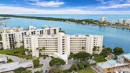 19800 Sandpointe Bay Drive #712 Tequesta, FL 33469