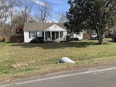 2812 Sugar Tree Rd Nashville, TN 37215