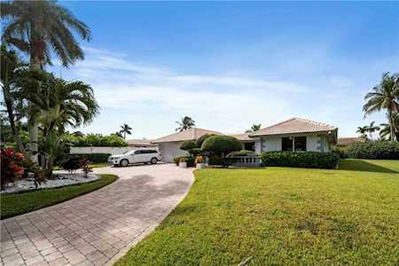 5421 Bayview Dr Fort Lauderdale, FL 33308