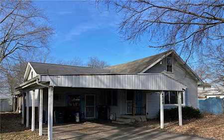 4809 N Hollywood Ave Muncie, IN 47304