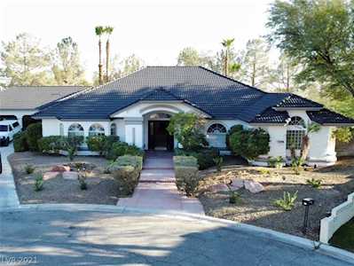 7451 Darby Ave Las Vegas, NV 89117