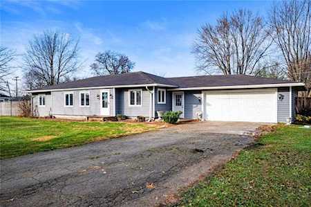 606 10th St Chesterfield, IN 46017