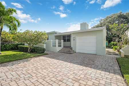 420 SE 13th St Fort Lauderdale, FL 33316