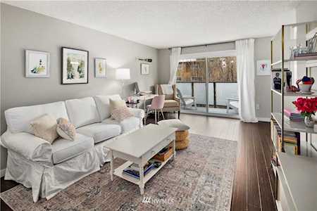 3711 26th Place W #308 Seattle, WA 98199