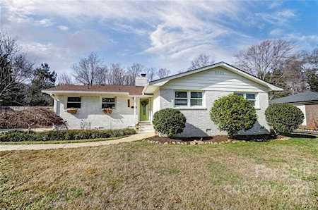 3121 Dunaire Dr Charlotte, NC 28205