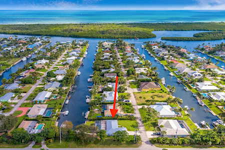 8353 SE Banyan Tree Street Hobe Sound, FL 33455