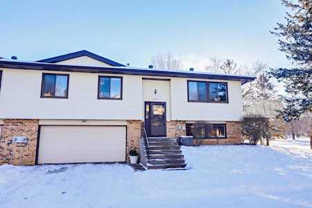 853 Sherwood Road Shoreview, MN 55126