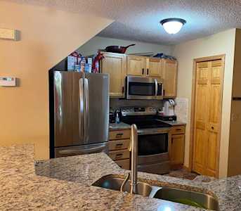 553 Marshland Trail Chanhassen, MN 55317