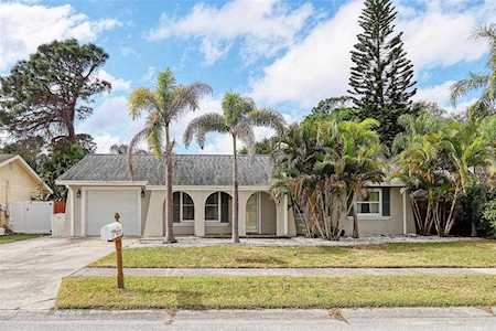 8255 101st Ct Seminole, FL 33777
