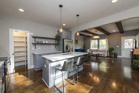 2332 Oak Ct Nashville, TN 37206
