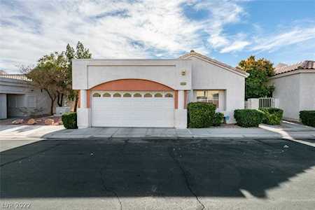 6453 Blue Blossom Ave Las Vegas, NV 89108