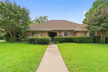 2000 Paddockview Drive Arlington, TX 76017