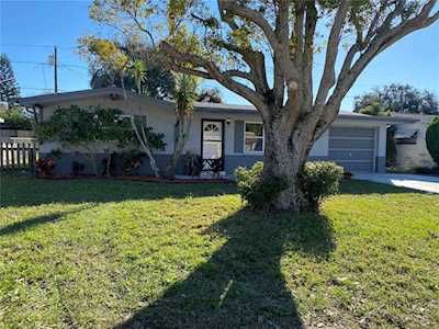 5052 Beacon Hill Dr New Port Richey, FL 34652