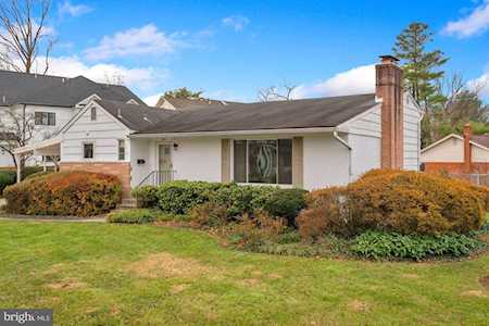 7704 Hemlock St Bethesda, MD 20817