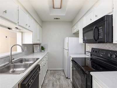 2706 Salado ST #204 Austin, TX 78705