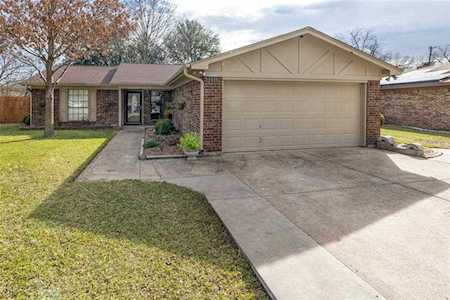 1816 Tobie Layne Street Benbrook, TX 76126